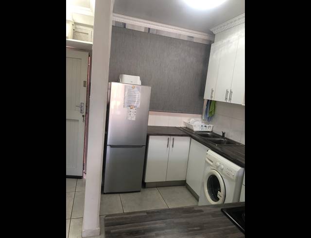 1.5 BEDROOM FLAT FOR SALE IN ILLOVO BEACH